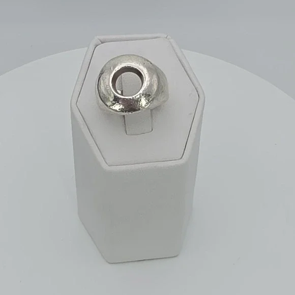 Vintage Dome Shaped Ring Hollow Center 925 Sterling Silver Textured Size 5.5 - Picture 9 of 11